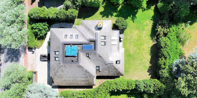 Villa di lusso nei boschi di Knokke vicino al Royal Zoute Golf Club, vista esterna