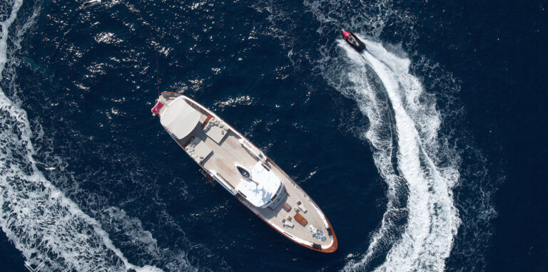 #JAMES the BnB Butler Côte d'Azur full service villa rental & Yacht charter